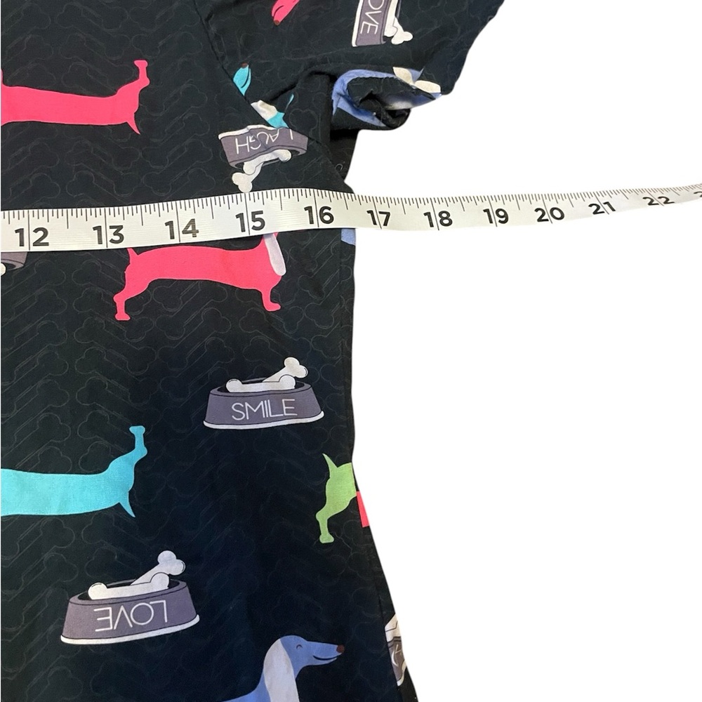 Zoe + Chloe Colorful Dachshund Print Black Scrub Top Size XS Women’s EUC - Picture 3 of 8